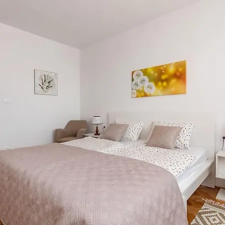 Center + Balcony Apartment