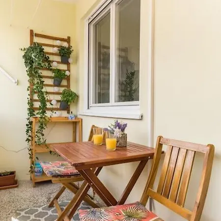 Center + Balcony Apartment